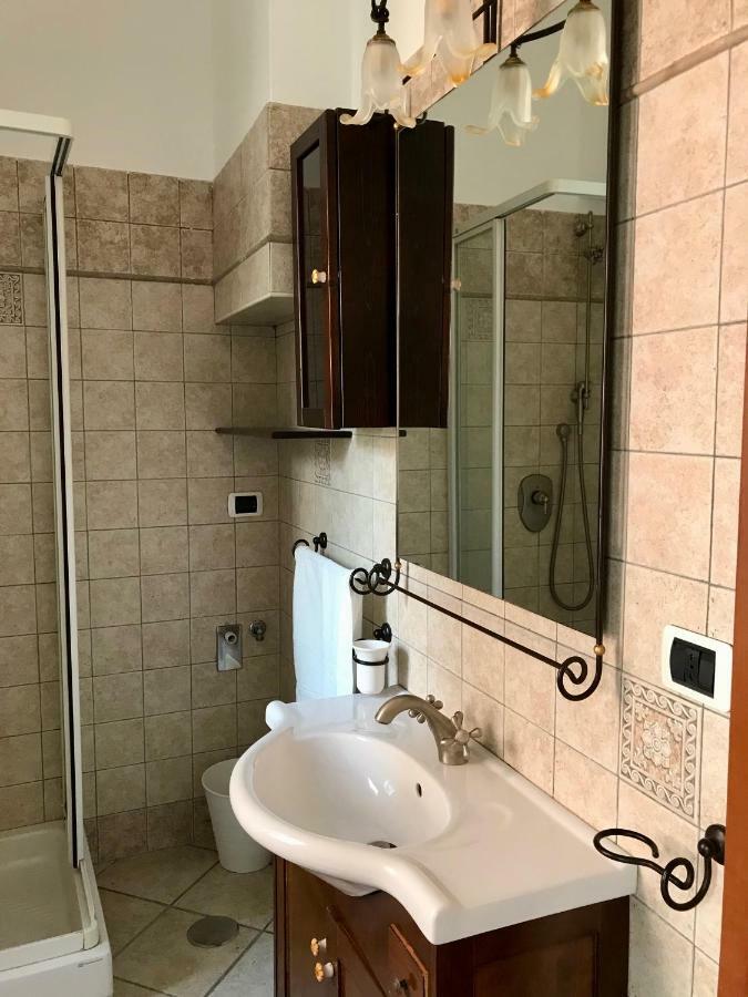 Delizioso Appartamento In Zona Centrale Формия Экстерьер фото